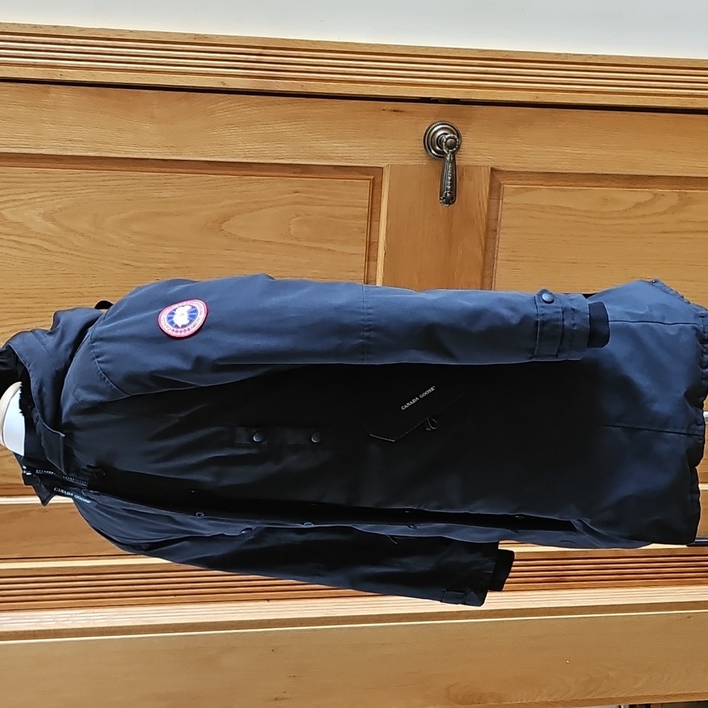 CANADA GOOSE  Kensington Down Parka Jacket In Size M. - Picture 8 of 16